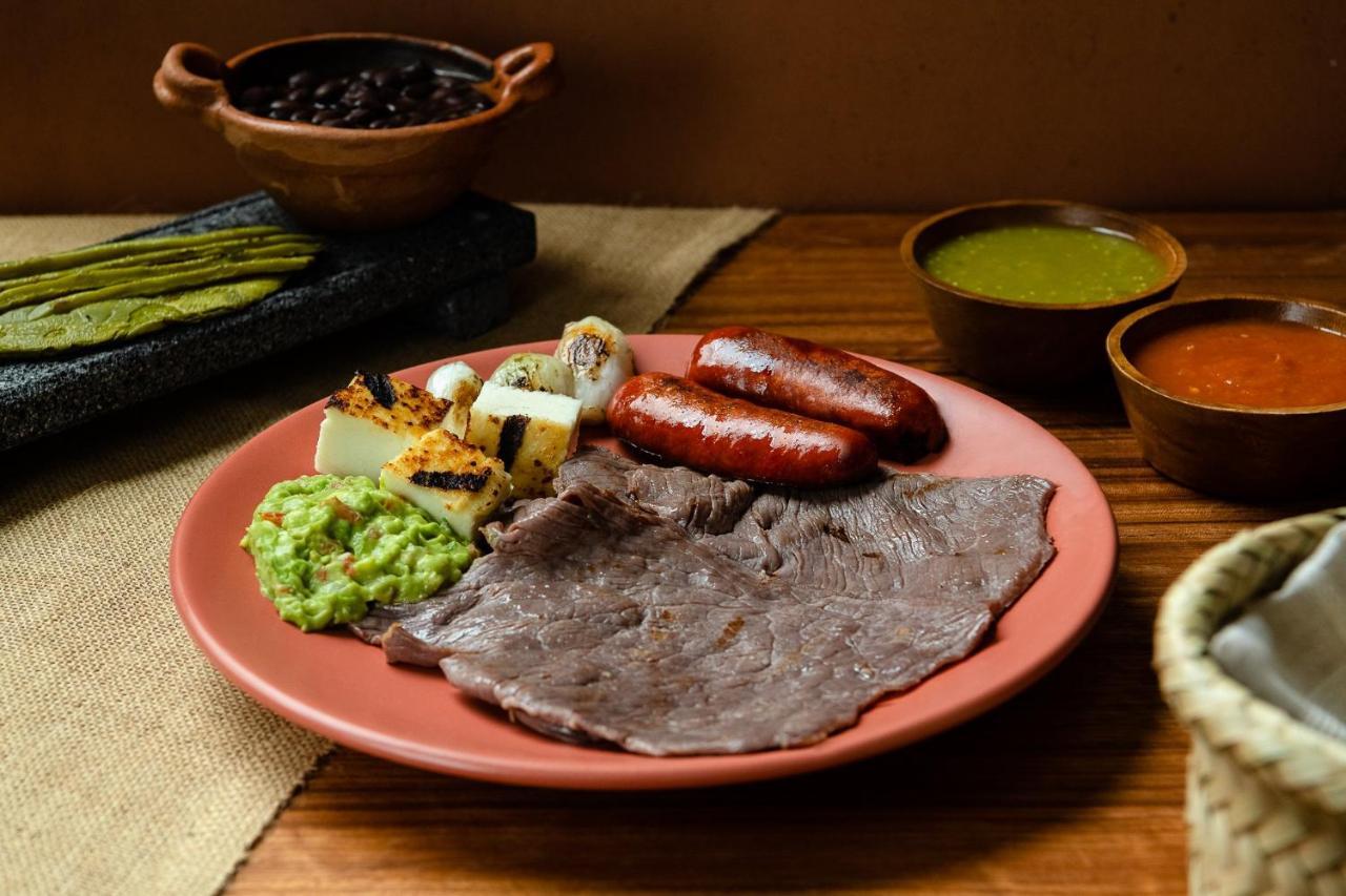 Fiesta Inn Cuernavaca Zewnętrze zdjęcie