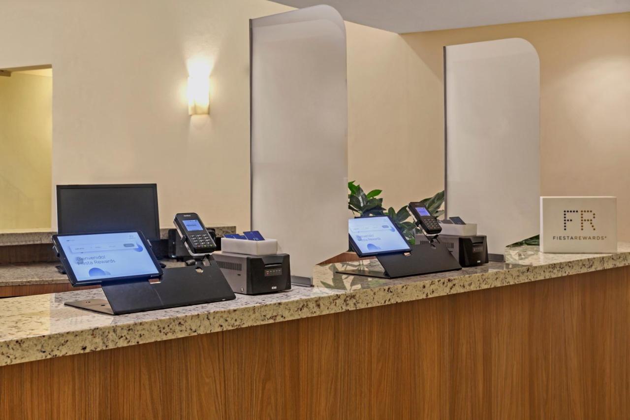 Fiesta Inn Cuernavaca Zewnętrze zdjęcie